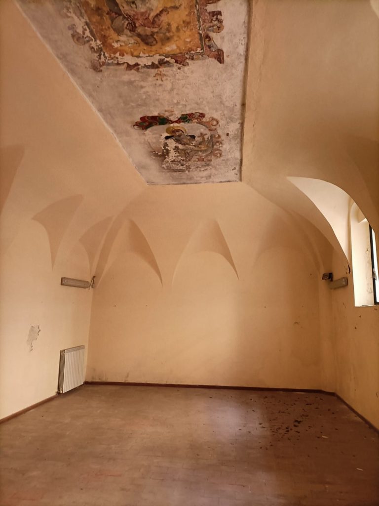 La Sala Colloqui Con Gli Affreschi