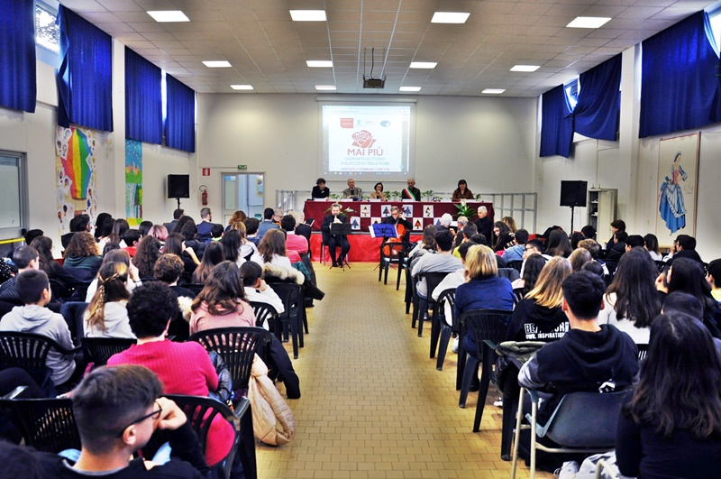 Officine a Latina - Convegno Con Studenti a Latina