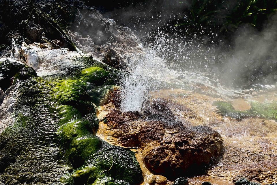 Fiumi carsici e grotte pontine - Acque sulfuree