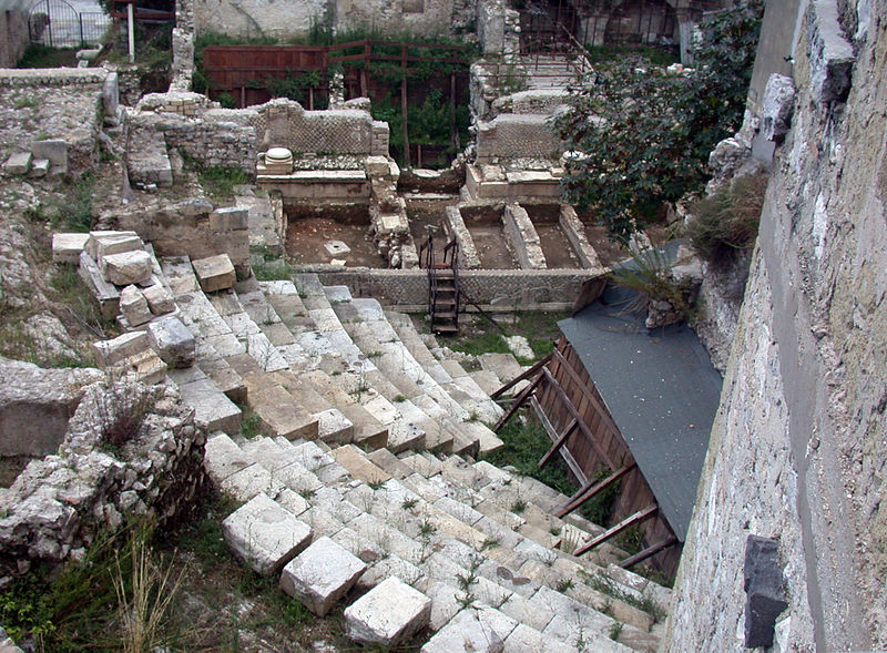 Terracina archeologica - Teatro Romano nel centro