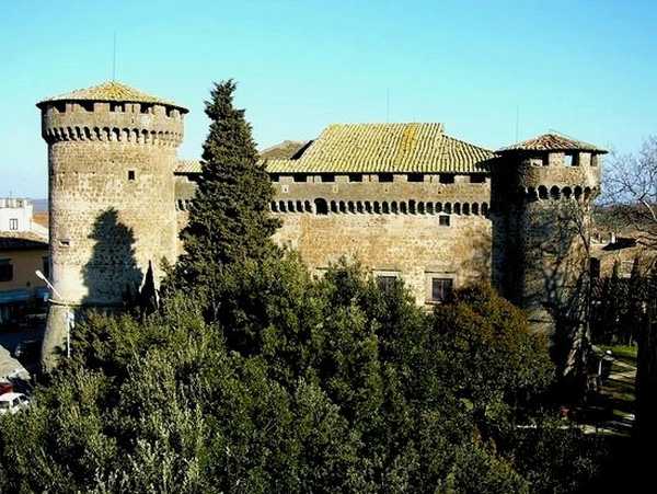 Fondi per dimore storiche - castello di Giulia Farnese