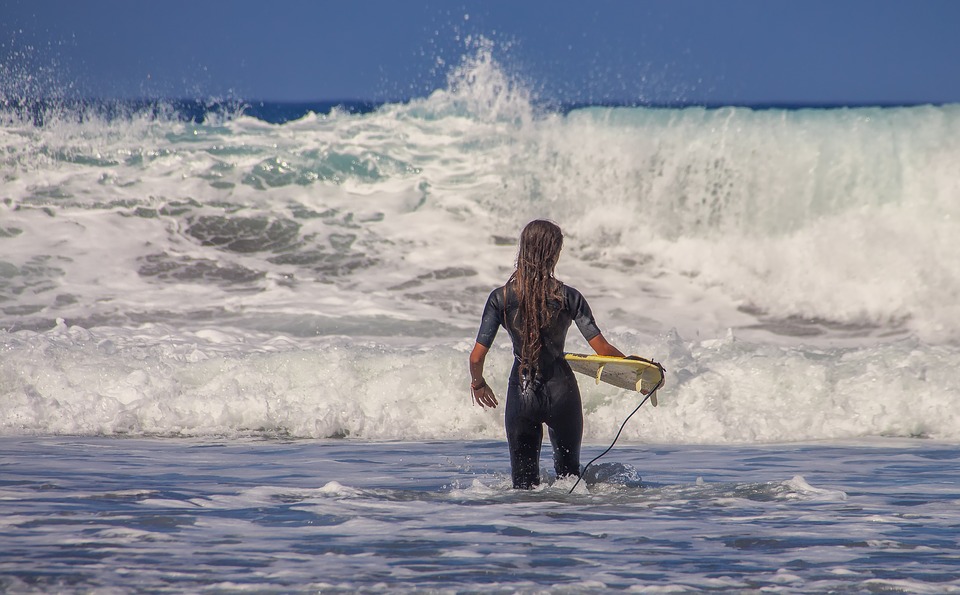 Consulta dello Sport a Latina - Surf con ragazza