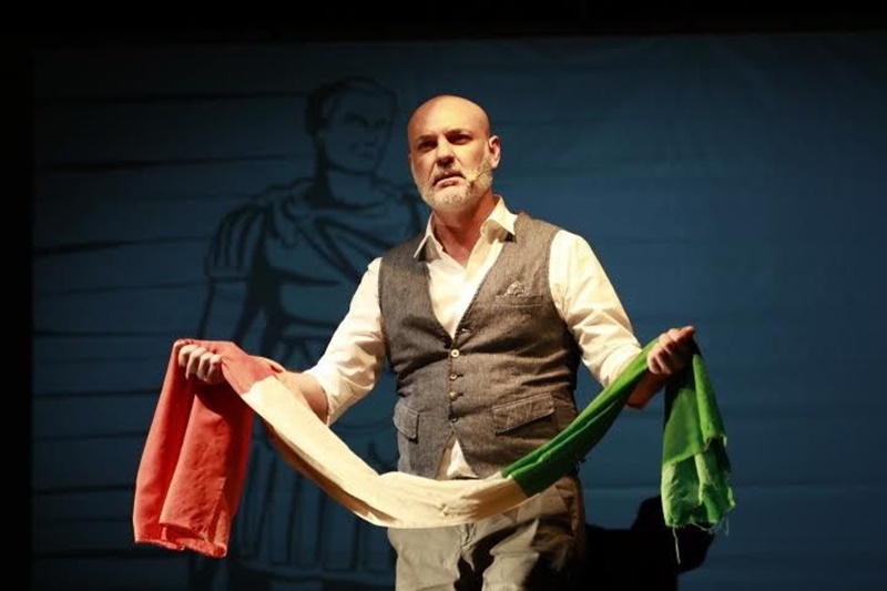Edoardo Sylos Labini- Edoardo durante uno spettacolo
