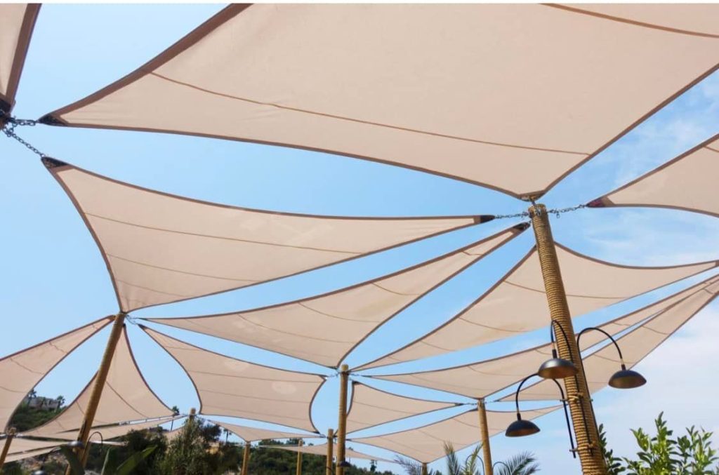 LumiWeave il tessuto fotovoltaico - Tenda Innovativa da esterni