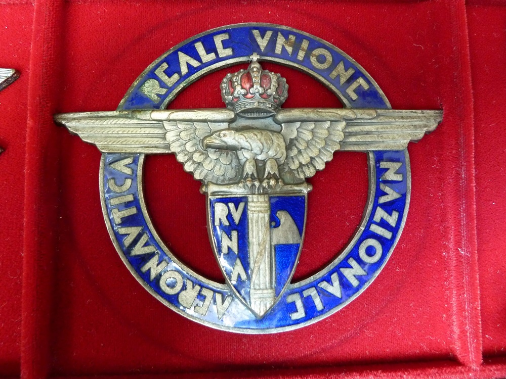 spilla - Reale Unione Nazionale Aeronautica nel simbolo