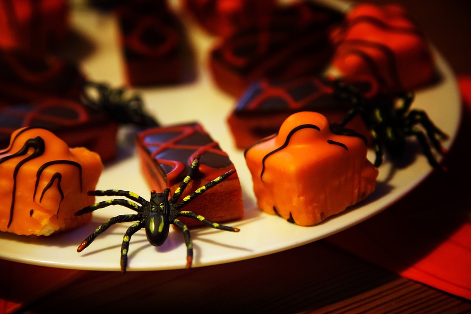 Torta di Halloween al cioccolato- Dolcetti con ragnetto