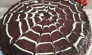 Torta di Halloween al cioccolato - I Pasticci Di Ely in foto
