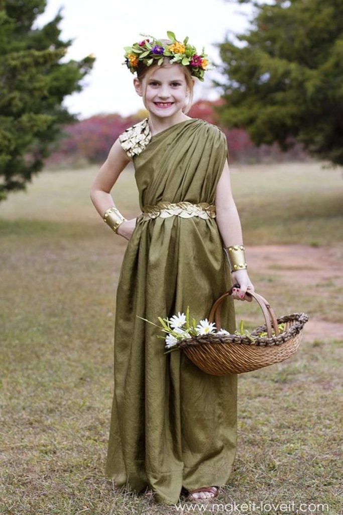 feste romane di maggio - Bambina Romana con i frutti della natura
