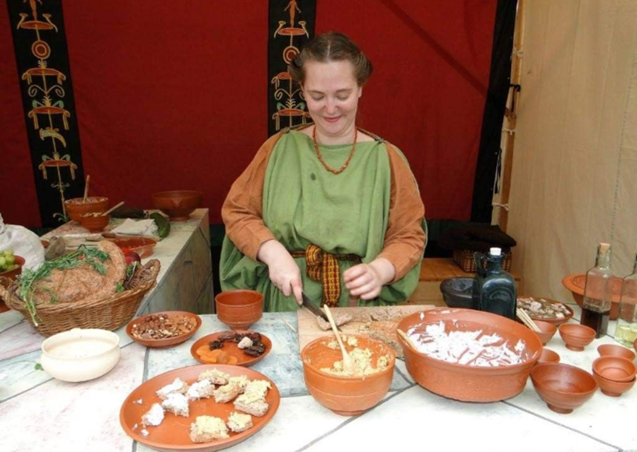 Il Palio del Tributo- Cuoca Medievale in uno stand