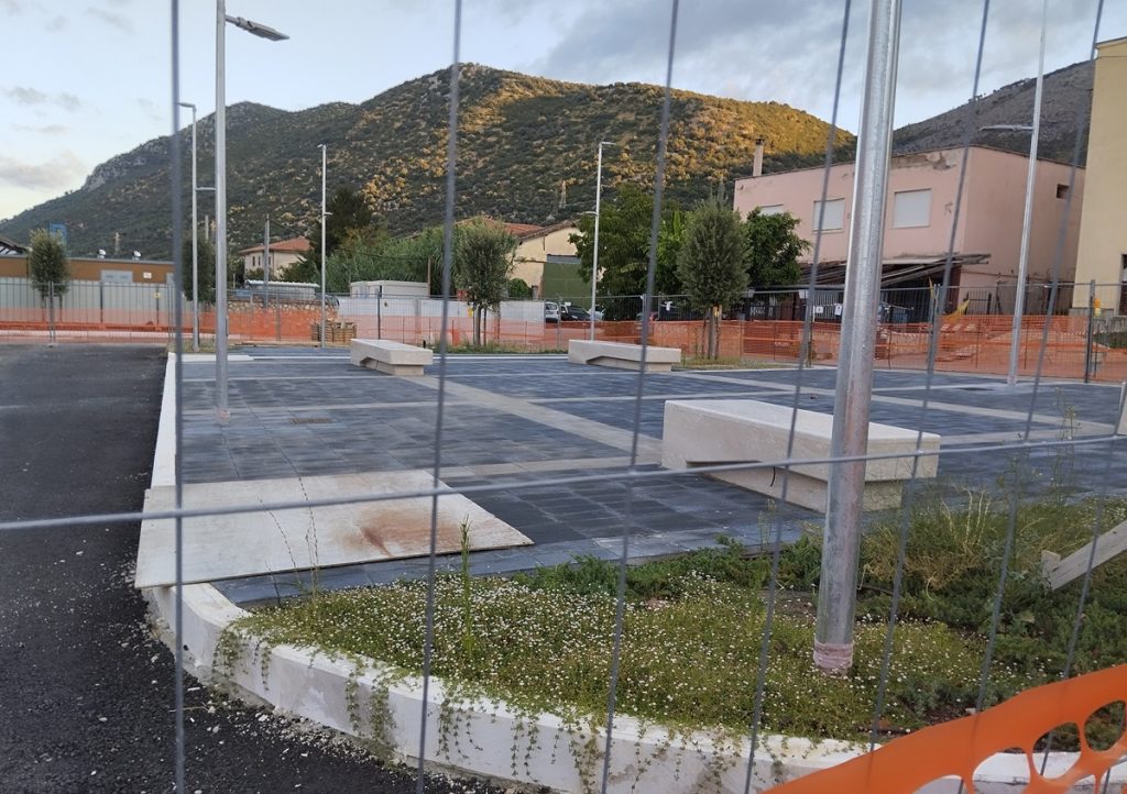 Piazzale della stazione di Sezze - Stazione Di Sezze