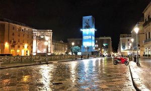 La Notte Per Le Strade Di Lecce - foto di una via del centro