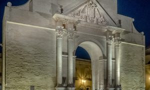 Piazzetta Arco di Trionfo e Porta Napoli Lecce