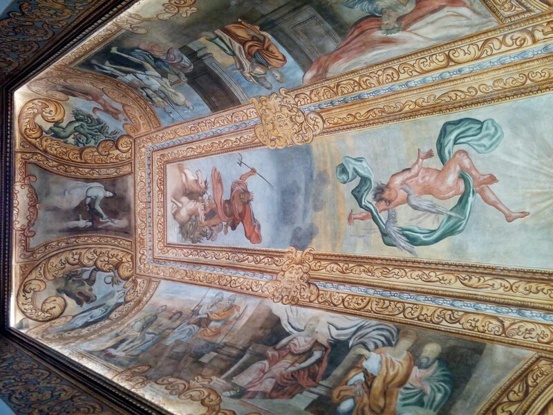Soffitto con decorazioni del Castello di Ugento