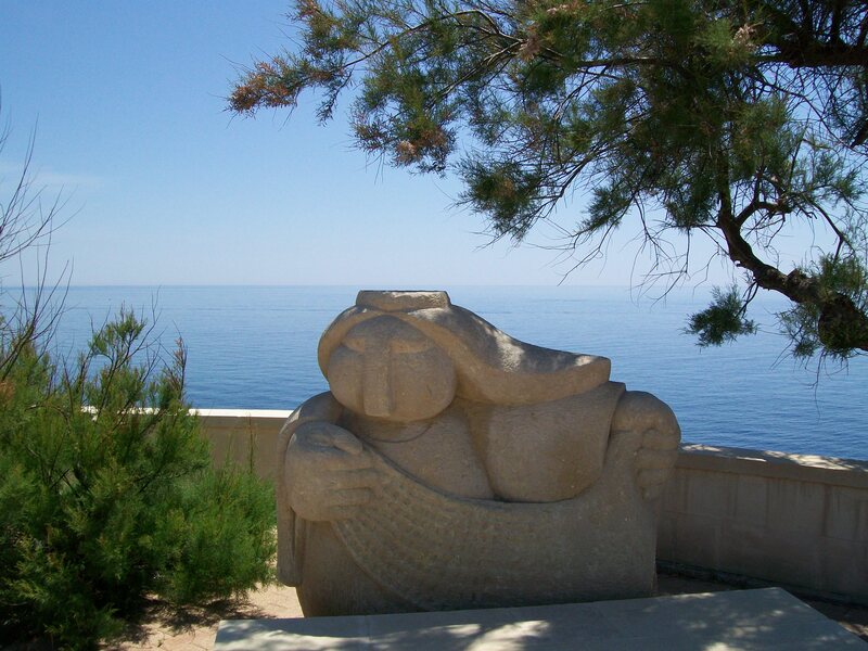 Scultura particolare sul belvedere di Punta Ristola a Leuca