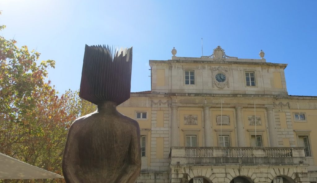 Pessoa - Largo de São Carlos