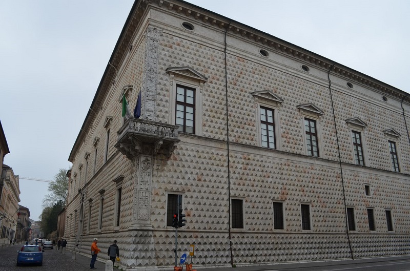 Casa dos Bicos - Palazzo Dei Diamanti A Ferrara