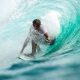 Surf: ragazzo che fa surf