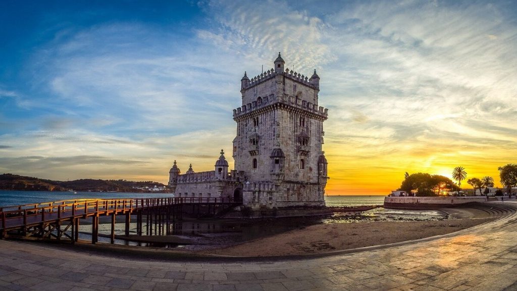La Torre di Belem al tramonto