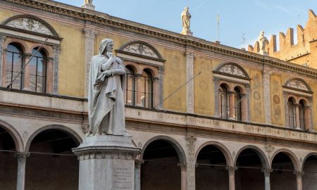 Statua di Dante a Verona