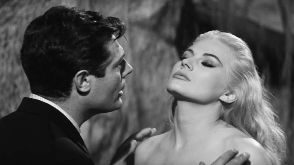 Un fotogramma de La Dolce Vita, uno degli indiscussi capolavori del cinema italiano