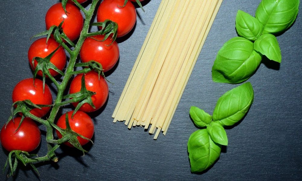 Tre prodotti che rappresentano della cucina italiana
