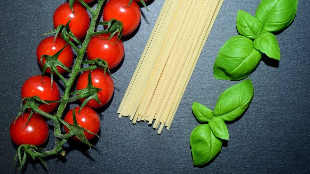 Tre prodotti che rappresentano della cucina italiana