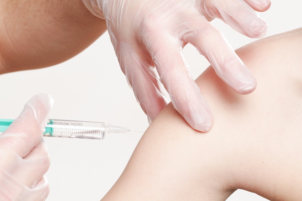 Variante Delta in UK - Vaccinazione al braccio