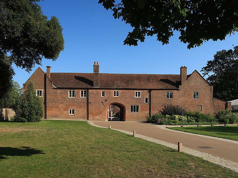 dfulham Palace From North West.jpg