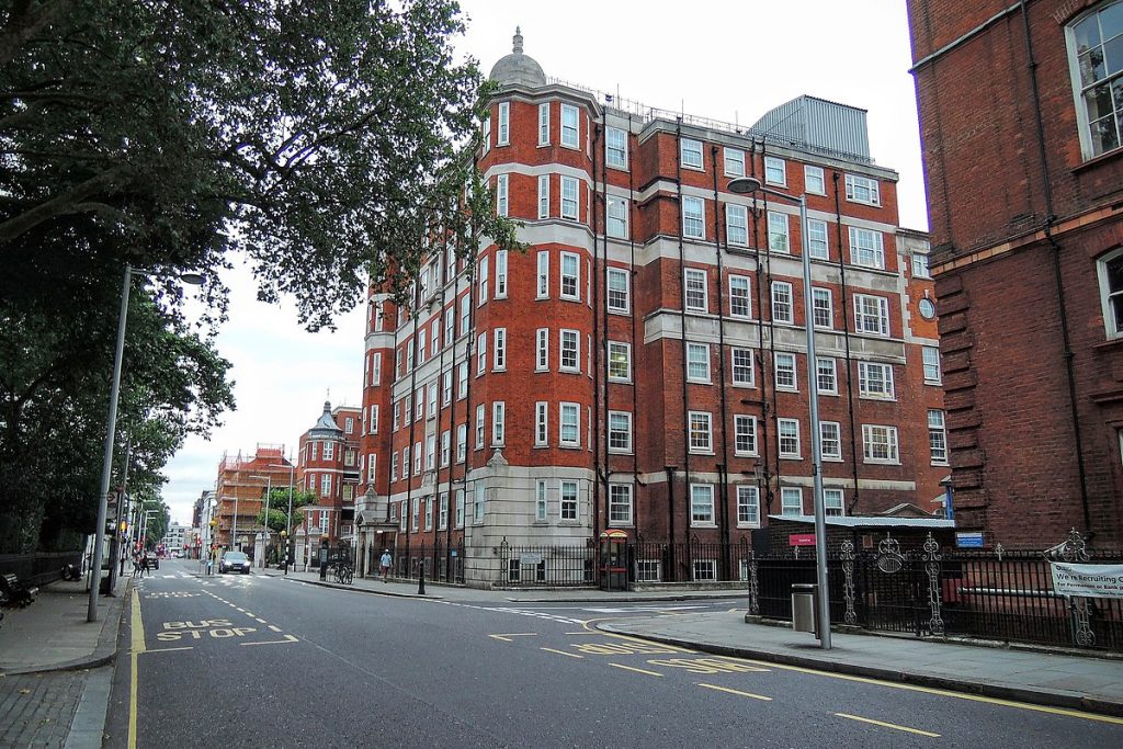 Fulham Copertina