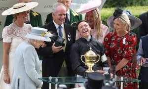Frankie Dettori - Dettori E La Regina Elisabetta I dopo la vittoria