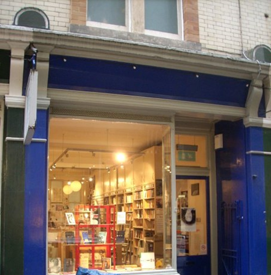 Italian Bookshop di Londra- Vetrina della libreria a Londra
