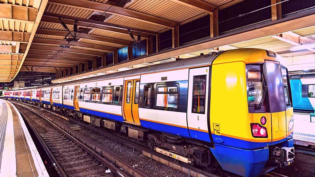 Inghilterra Italia quale mezzo conviene scegliere- Stazione Di Euston Londra in foto