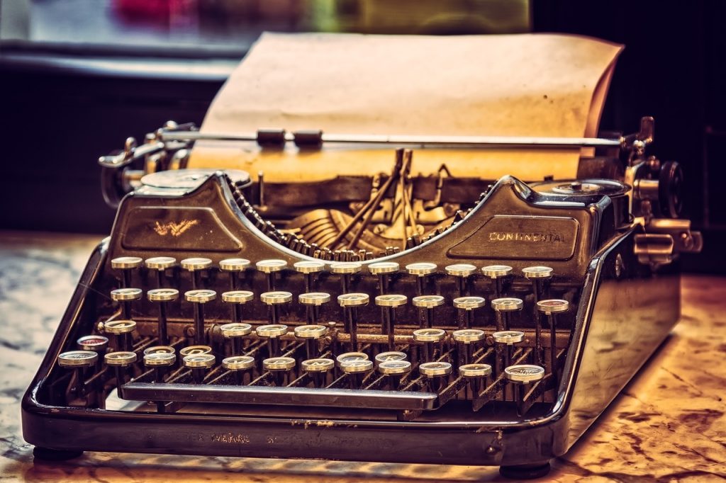 Italiani - Immagine di macchina da scrivere antica