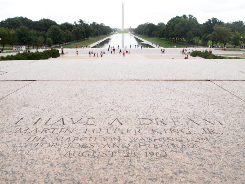 Martin Luther King. Pavimentazione con lastra commemorativa del discorso "I Have a dream"