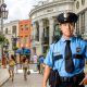 Come devo fare se mi ferma la polizia in America - Poliziotto americano