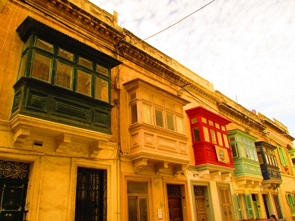 I colori dei balconi maltesi
