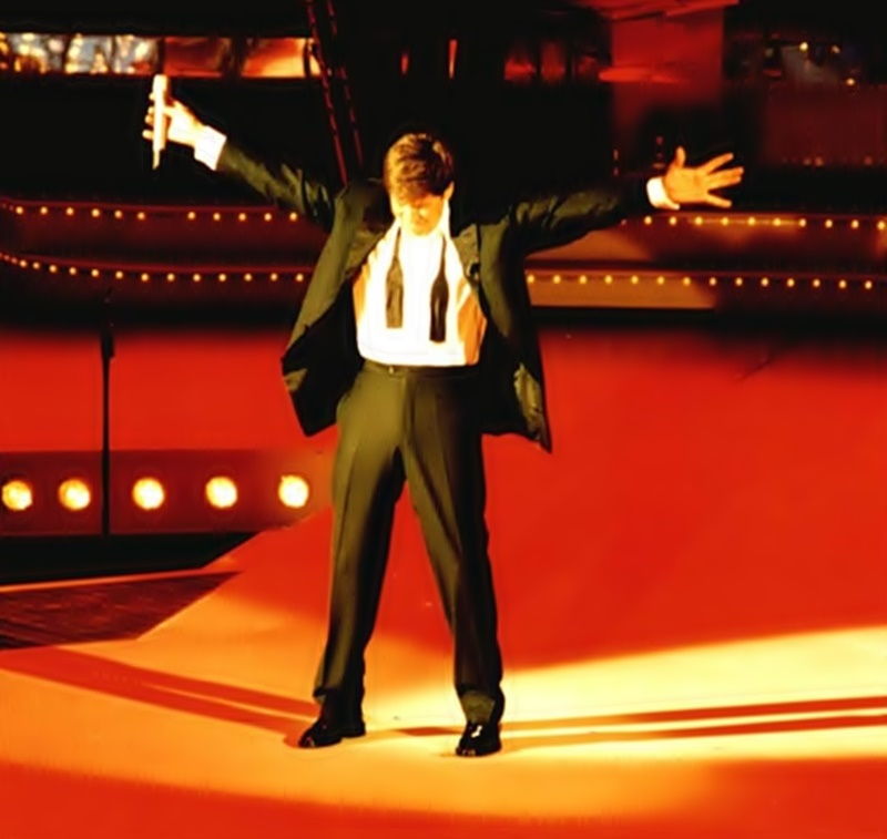 Gianni Morandi in concerto a Malta - Immagine di Morandi dopo uno spettacolo
