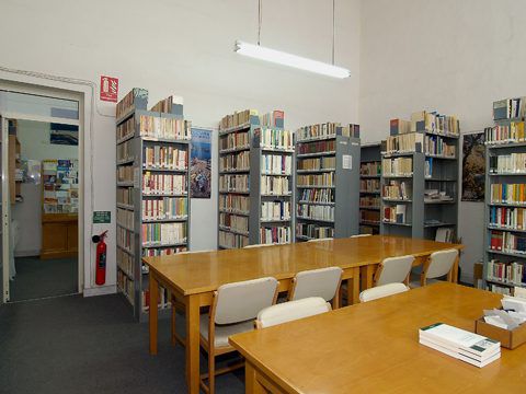 biblioteca IIC la Valletta