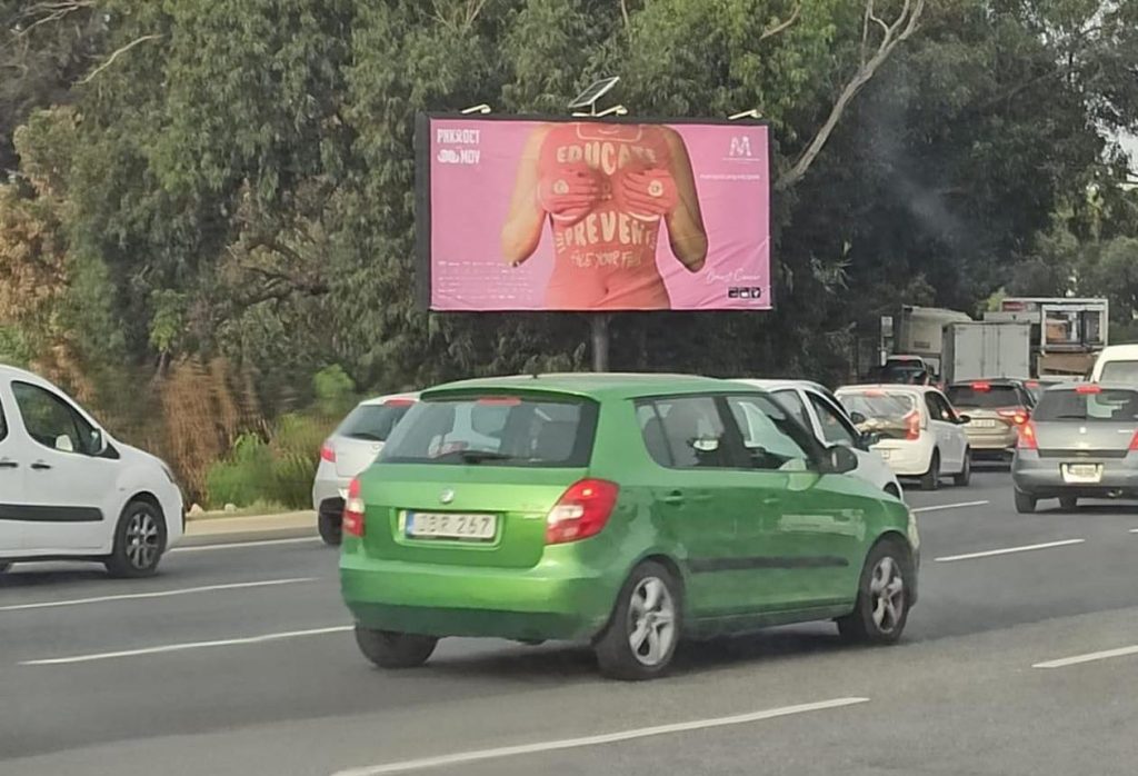 Ottobre rosa, cartellone pubblicitario