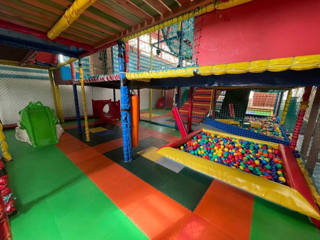 Popeye Village, giochi