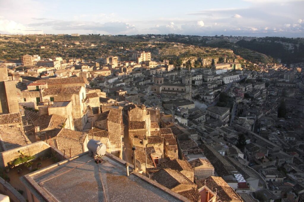 Modica - Vista Del Pueblito Medieval