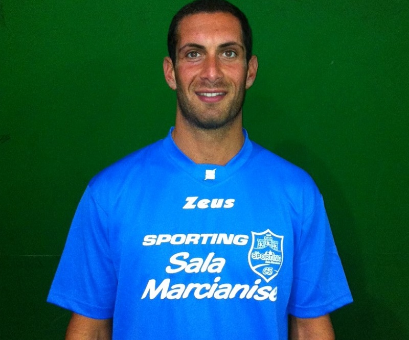 Francesco Gigliofiorito con la maglia dello Sporting Sala-Marcianise