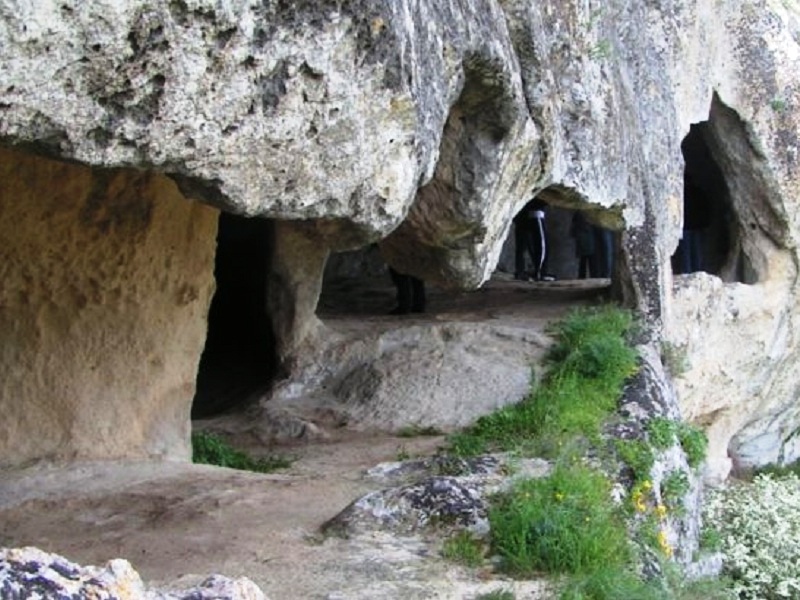 Grotta Dei Pipistrelli E grotta Funeraria