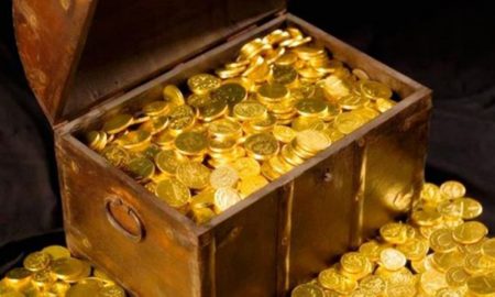 Il Tesoro Di Re Barbarossa - immagine di forziere pieno di monete d'oro