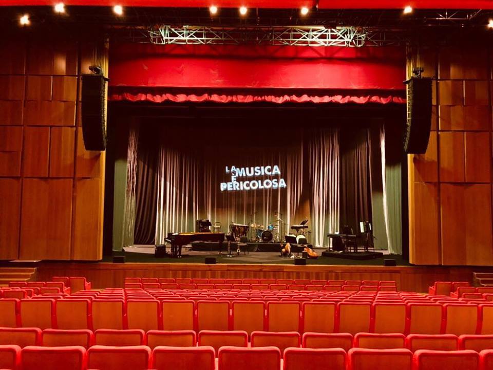 la musica è pericolosa ed il logo del concerto