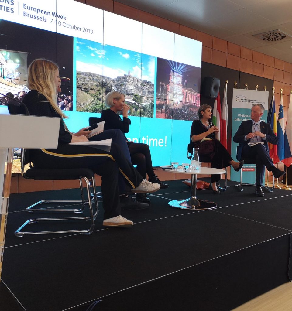 un momento del dibattito tra i delegati di Matera e i rappresentanti dell'unione europea a Bruxelles