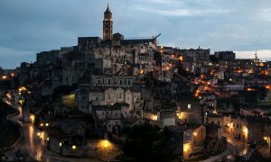 promuovere il turismo a Matera - Matera in notturna da visitare