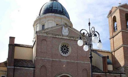 Cattedrale Santommaso - facciata della chiesa