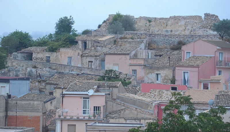Veduta di Palazzolo con Castello aperto per il turismo