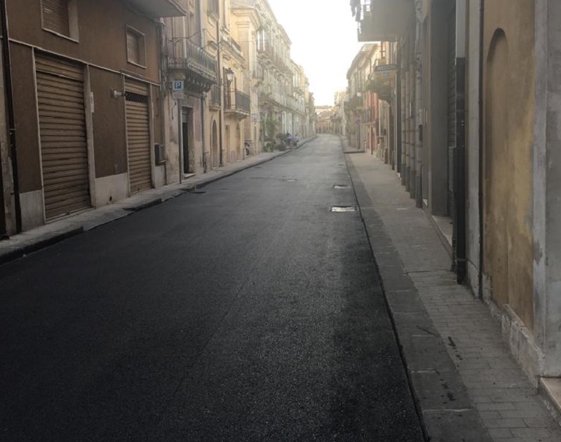Via Garibaldi a Palazzolo, tra le strade dove sono stati realizzati i lavori